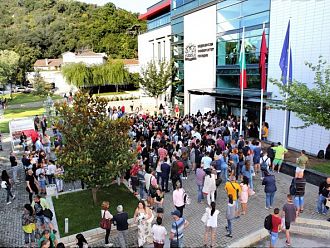 Ръст на кандидат-студентите за МУ-Пловдив
