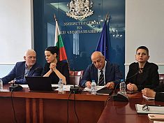Променят заплащането на представителите на държавата в Съветите на директорите на болниците (Допълнена)