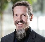 Д-р Пикавет: 5.9 милиона пушачи вече са се отказали от цигарите и са преминали на IQOS