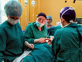 В КОЦ-Пловдив отстраниха два огромни тумора