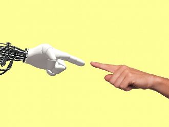 Роботи заменят медицинските сестри и санитарите във Великобритания