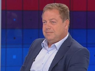 Проблемите в заплатите на медицинските специалисти са заради неизплатената надлимитна дейност