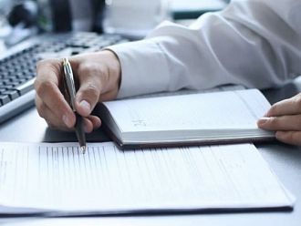 Омбудсманът против първите три дни болнични да се плащат от работника