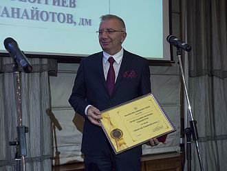 Проф. Пламен Панайотов: Едно от най-важните неща за лекаря е приемствеността