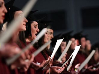 Дипломира се първият випуск сестри и акушерки във филиала на МУ-Варна в Шумен