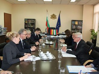 България и Германия са със сходни проблеми при медицинска помощ в малките селища