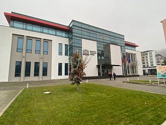 За първи път в България: Курс за поставяне на раменната става в МУ-Пловдив