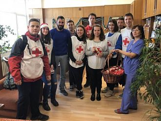 Дарение и коледни подаръци получи Клиниката по детска хирургия на УМБАЛ „Свети Георги“ - Пловдив   