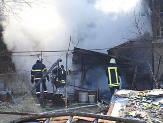 Персоналът на изгорелия психодиспансер иска допълнителна помощ за възобновяване на работата му