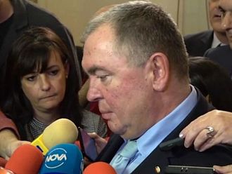 Изслушват спешно д-р Дечо Дечев в парламентарната здравна комисия