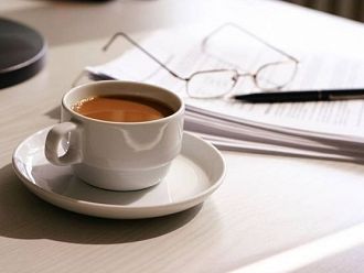 В пресата: Търгове и за частните болници, аптеки, недостиг на лични асистенти