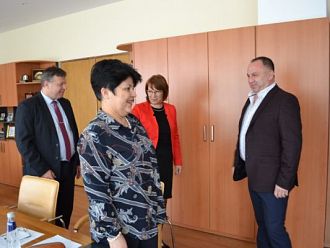 Две общини подкрепят МБАЛ-Казанлък