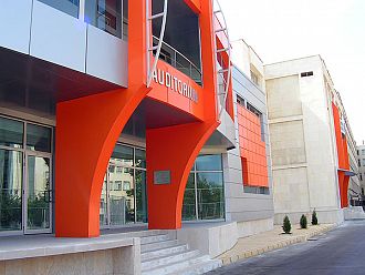 МУ–Плевен изпрати първата пратка с предпазни маски за Университета Чонгконг в Китай