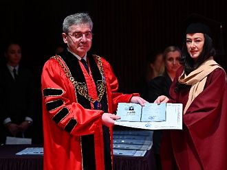 54 абсолвенти от Факултета по Фармация на МУ-Варна получиха дипломите си