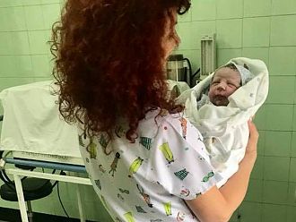 В УМБАЛ-Пловдив показват „първи грижи за новороденото” на бъдещи родители   