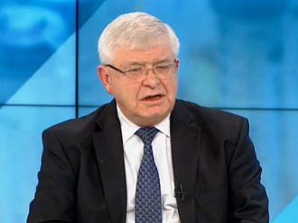 Въвеждат УИН и за медицинските сестри, ще се проследява на колко места работят