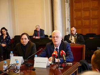 Здравната комисия прие проф. Салчев да е новият управител на НЗОК (Обновена)