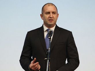 Президентът Радев: Цялото държавно внимание трябва да е насочено към лекарите