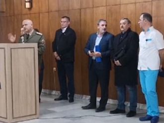 81 остават заразените у нас, една трета от хоспитализираните са с пневмонии