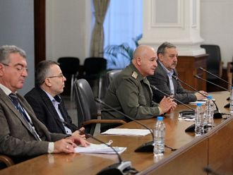 Д-р Хасан Адемов е с коронавирус, 146 души общо са хоспитализирани у нас (Обновена)