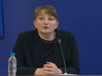 Деница Сачева: С 600-700 на ден се увеличават болничните тази седмица