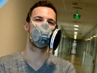 Българин създаде в Прага уникална предпазна маска срещу COVID-19