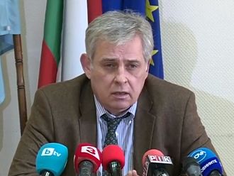 Двама лекари, фелдшер и 4 медицински сестри в ЦСМП-София са с положителна проба за COVID-19