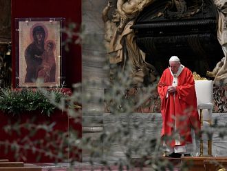 Папа Франциск: Лекарите, медицинските сестри и свещениците са светците на нашето време