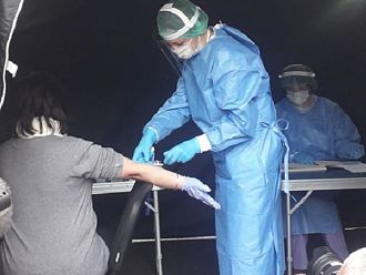 73-годишна жена и 77-годишен мъж с COVID-19 са изписани днес от Втора МБАЛ-София