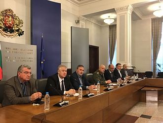 669 са случаите на коронавирус, 35 са в интензивни структури