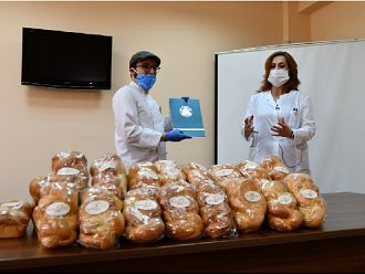 Дариха 4000 козунака за пациенти, лекари и служители в УМБАЛ „Св. Марина“ и МУ-Варна