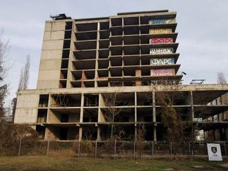 Внесоха петицията за оставка на министър Ананиев заради детската болница