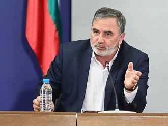 Издирват пътниците от полет Амстердам-София от 26 април заради COVID-19