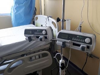 28 инфузионни помпи, купени с дарения, пристигнаха в МБАЛ-Бургас