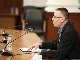 Четирима лекари и една медсестра сред новозаразените с COVID-19