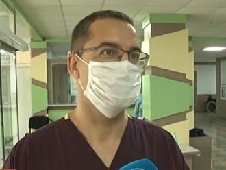 Преболедувалият COVID-19 хирург в Бургас, вече оперира