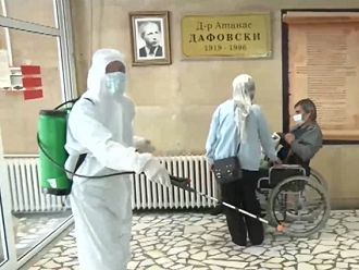 Разследват специализантка от „Пирогов“ за заразата с COVID-19 в Кърджали