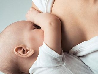 СЗО: Няма открит жив коронавирус в майчината кърма