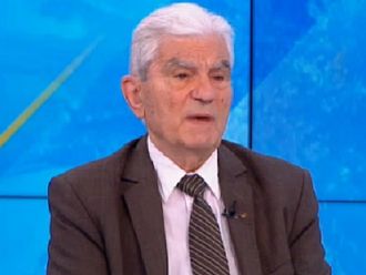 Акад. Петрунов: Епидемията от COVID-19 се развива, а все още няма колективен имунитет