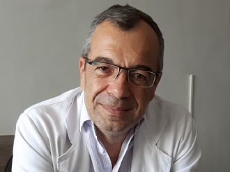 В УМБАЛ Бургас възстановиха слуха на мъж и жена със специални импланти