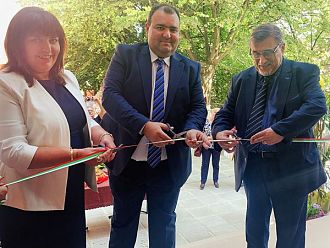 Откриха реновираното студентско общежитие във филиала на МУ-София във Враца