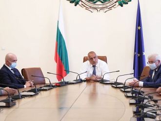 Борисов: Презапасете се с облекла, с маски, очила. Всичко трябва да е достатъчно и предостатъчно