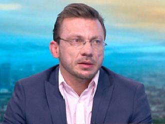 Д-р Хасърджиев: През зимата ситуацията с коронавируса може да излезе извън контрол