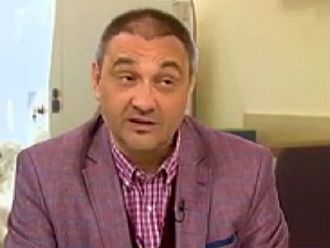 Доц. Чорбанов: Здравите трябва да прекарат COVID, за да предпазят рисковите