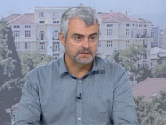 Д-р Миндов: Пациенти със симптоми за COVID разнасят вируса, защото не могат да бъдат тествани