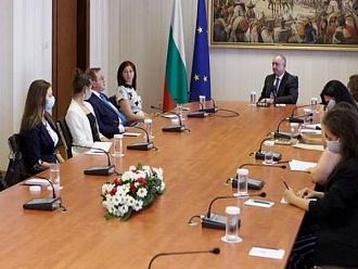 Нова фондация подкрепя финансово млади медици