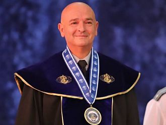 Ген. Мутафчийски с почетното научно звание