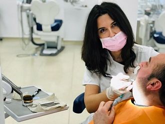 145 дипломанти по дентална медицина изпраща МУ-Пловдив