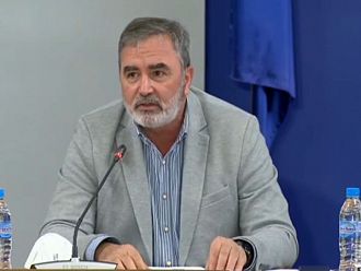 Отпадане на 10-дневната карантина за контактни медици предложи доц. Кунчев