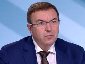 Министърът: Ще осигурим „зелени коридори“ за хората над 65 години